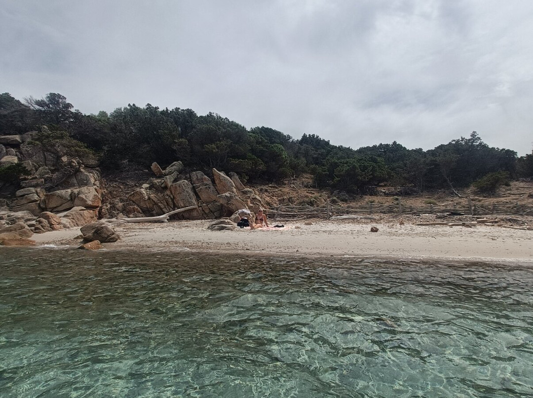 Spiaggia I Due Mari-拉马达莱娜必去景点