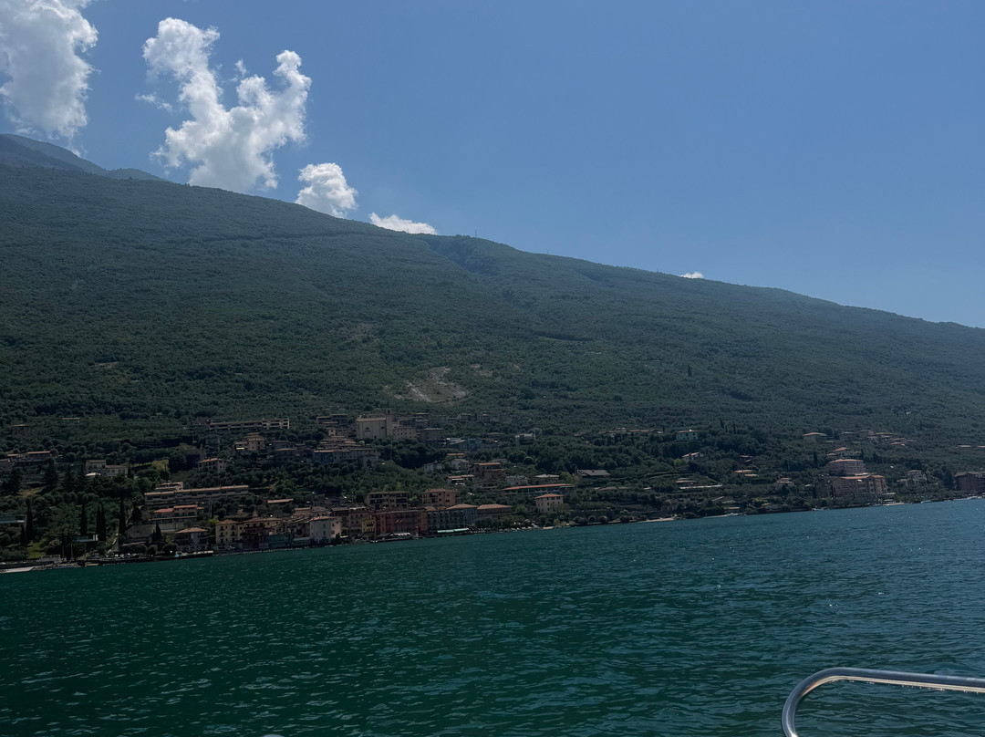 Limone Rent Boat-利莫内必去景点