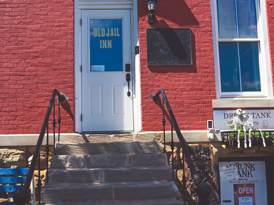 Old Jail Inn Parke County - Drunk Tank Winery主图