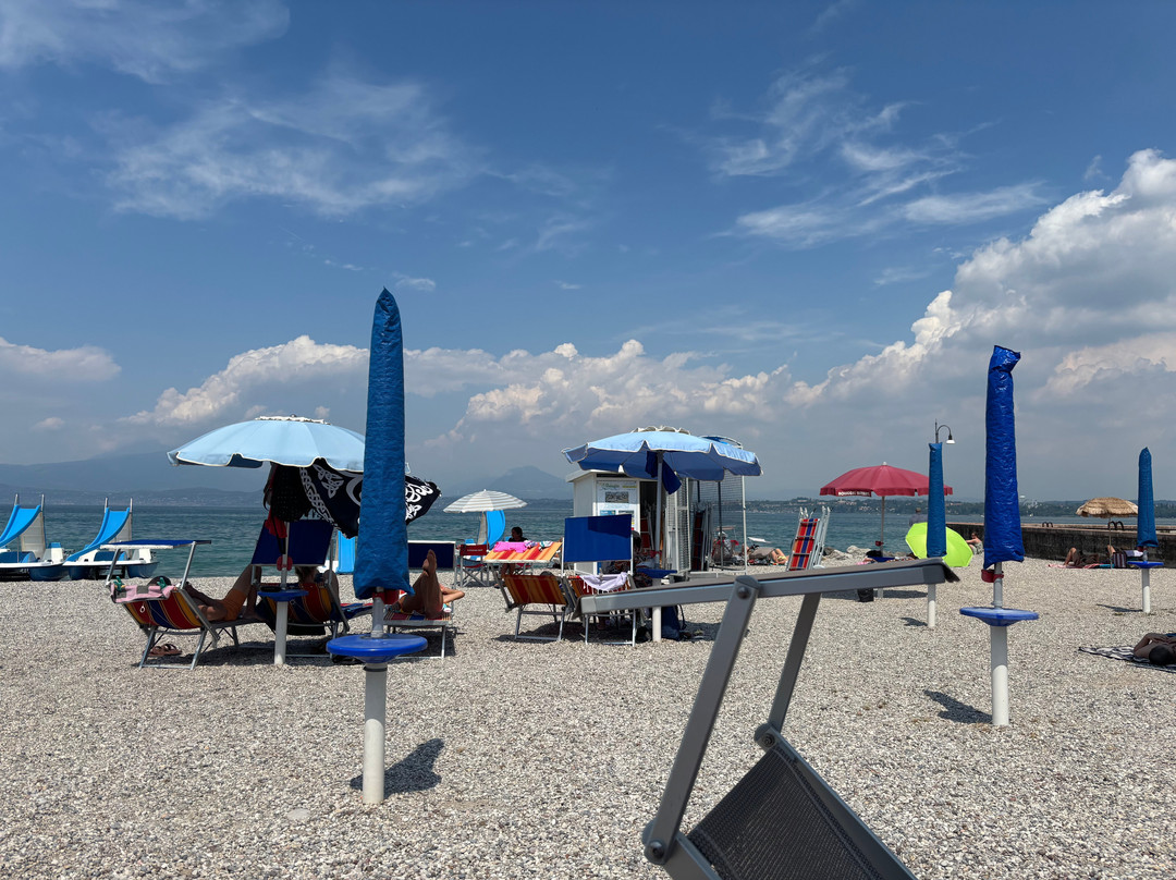 Spiaggia Bergamini-佩斯基耶拉德尔加尔达必去景点
