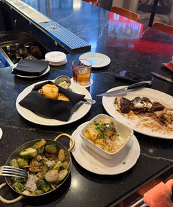 By George restaurant and bar餐厅图片