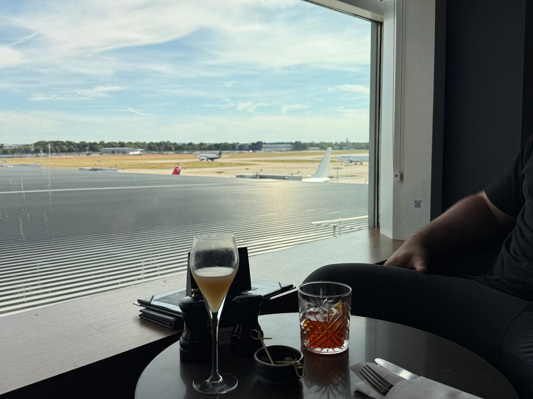Clubrooms At Gatwick South Terminal-霍利必去景点