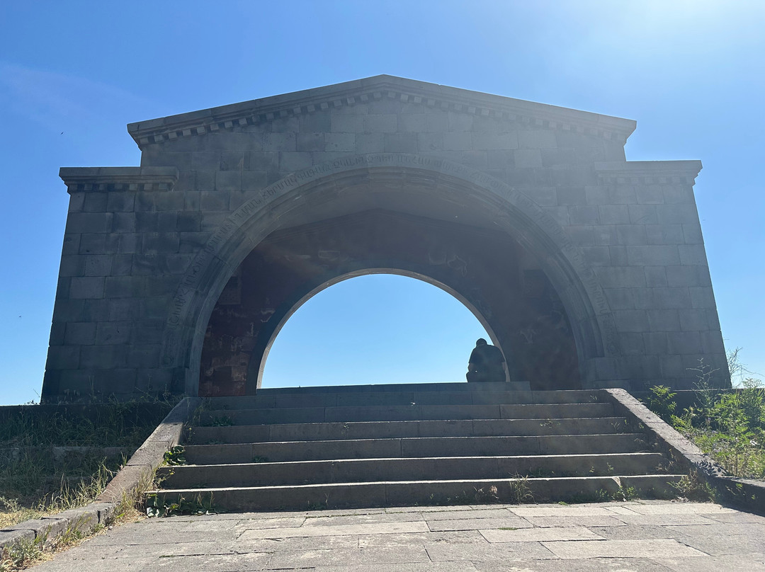 Charent's Arch-Garni必去景点