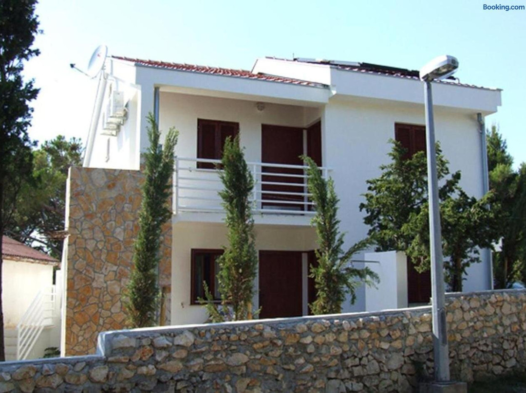 Apartments Seni