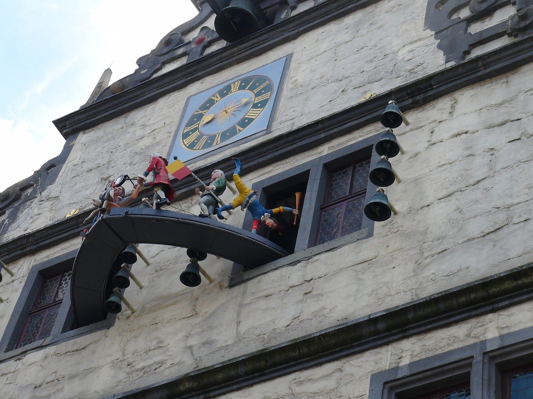 Glockenspiel mit Figurenumlauf des Doktor Eisenbart