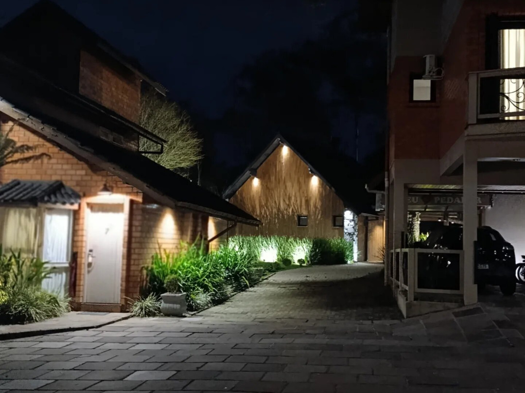 穆勒大叔小屋酒店主图