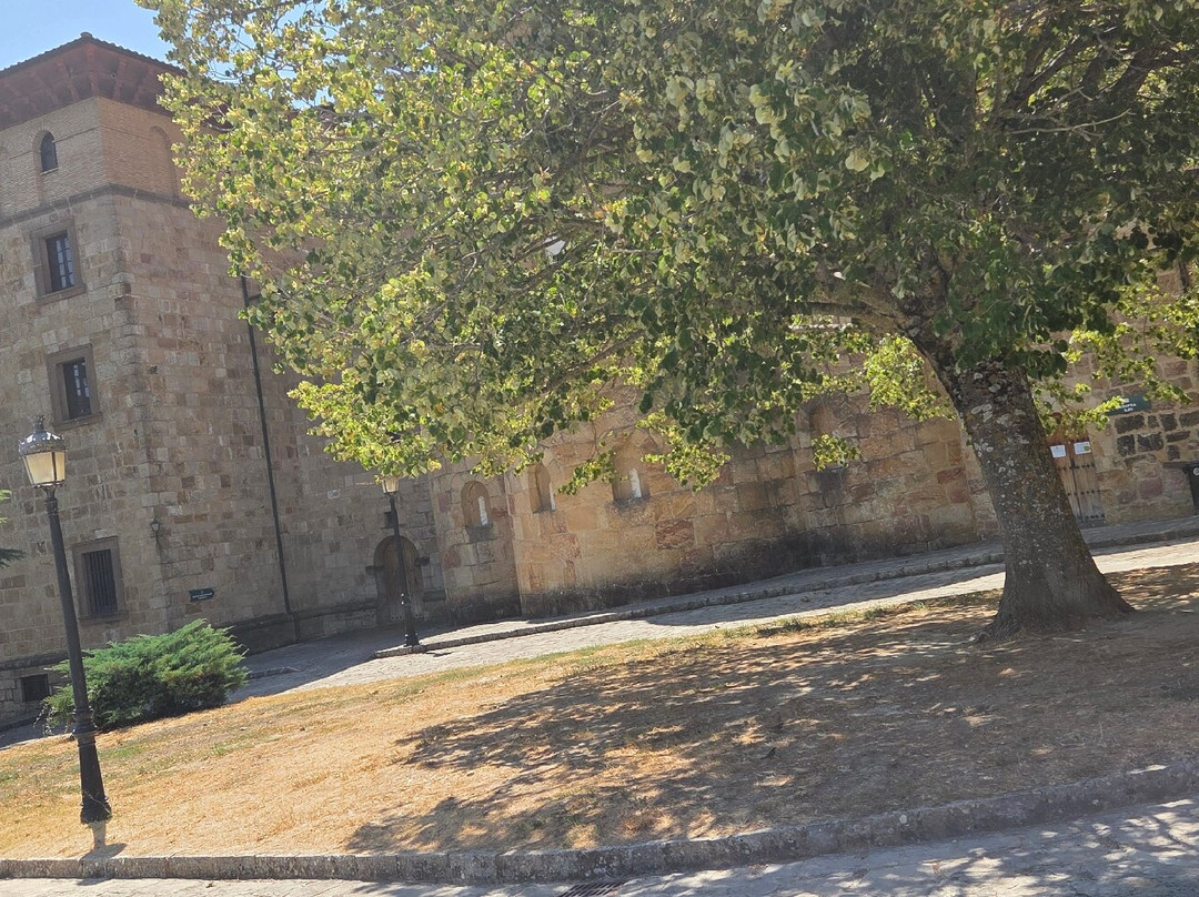 Monasterio de Leyre-Yesa必去景点