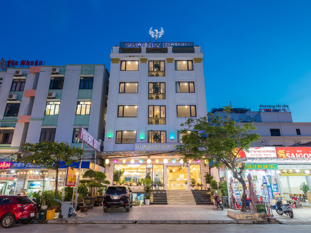 下龙凤凰酒店
