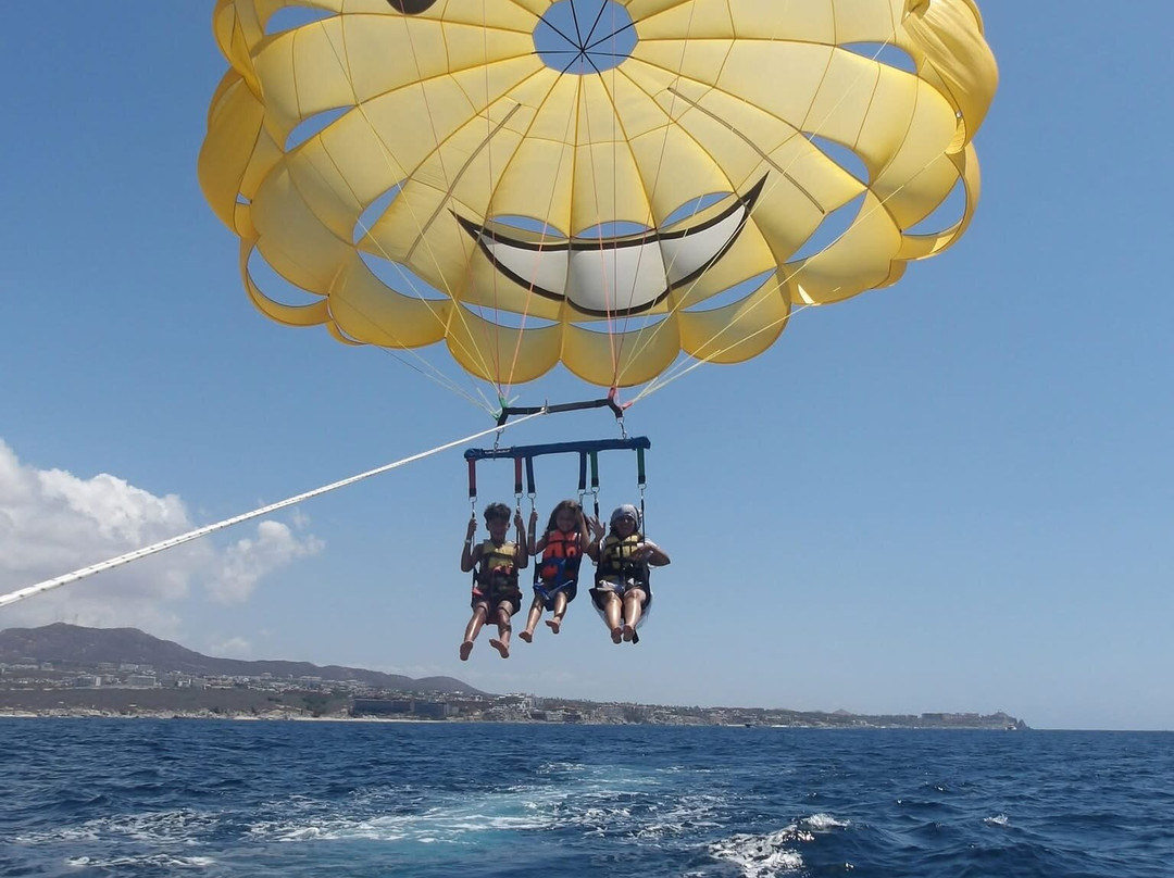 Happy Flights Cabo Parasailing-卡波圣卢卡斯必去景点