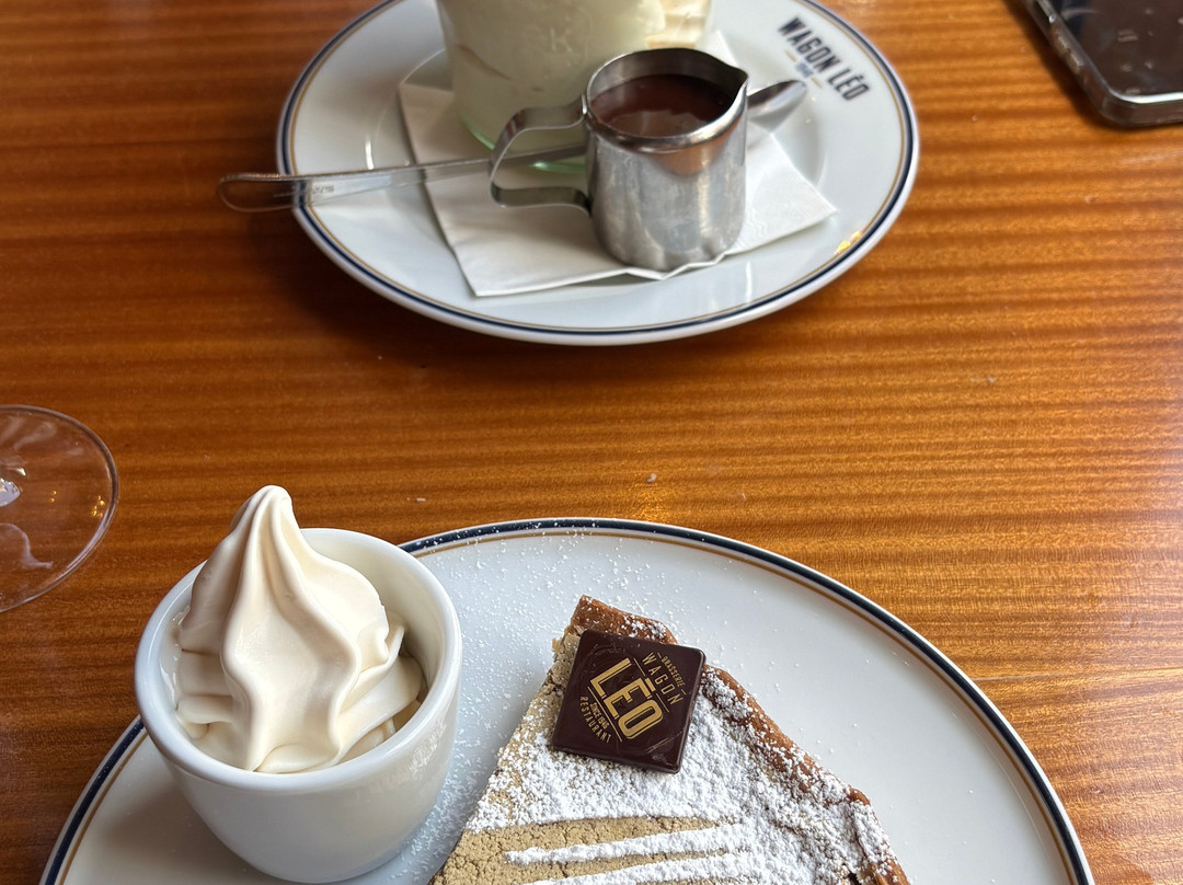 列奥车站酒店及附属楼主图