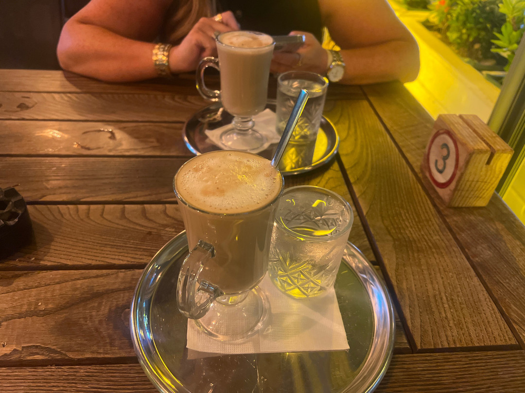 Mint Lounge Food Drink