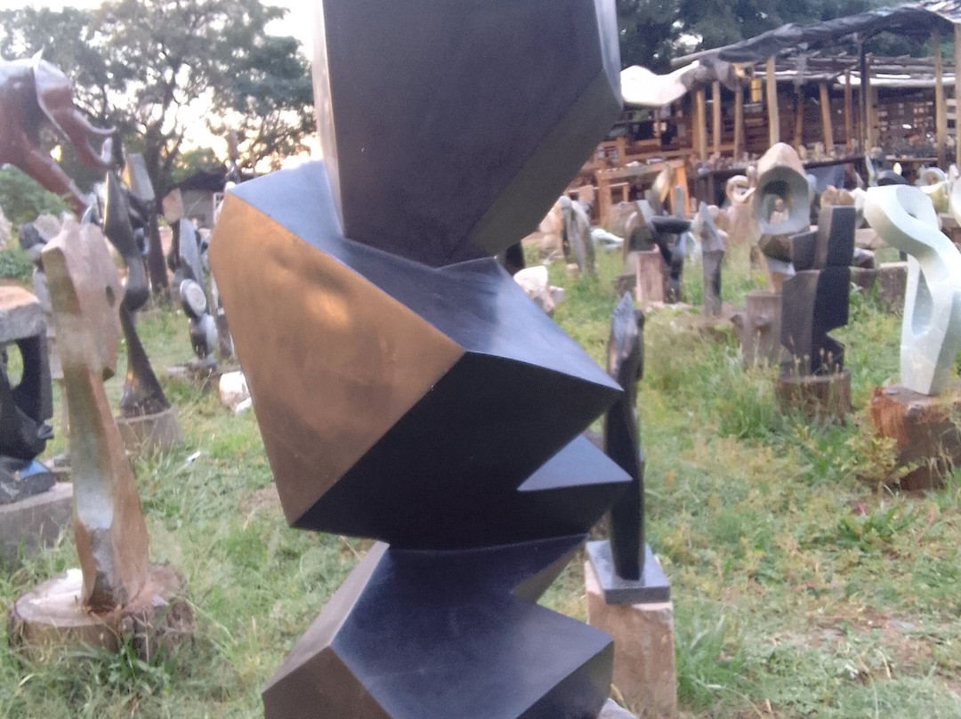 African Sculpture Market-布莱恩斯顿必去景点
