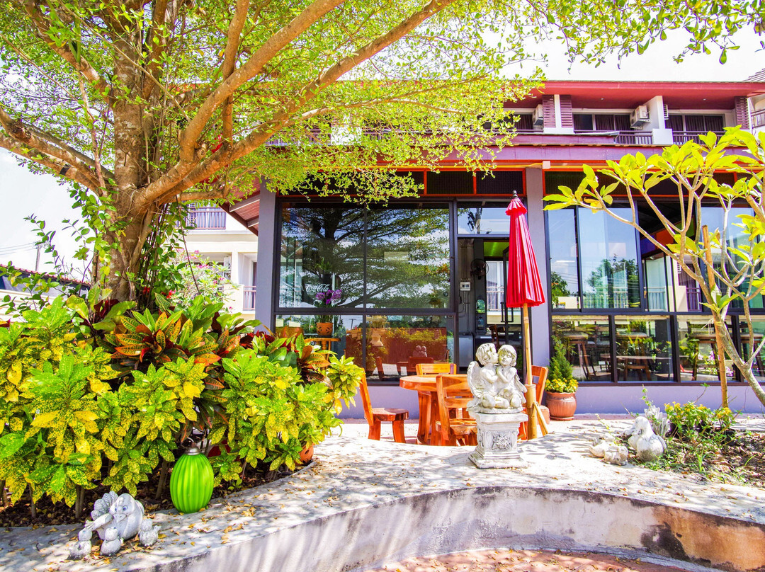 398 Nantharom Hotel And Residence