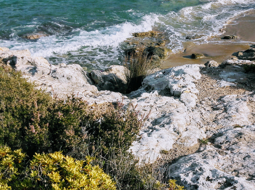 Loutraki Beach-Marathi必去景点