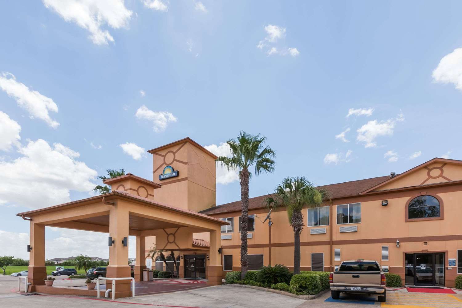 Days Inn & Suites by Wyndham Pasadena-官方