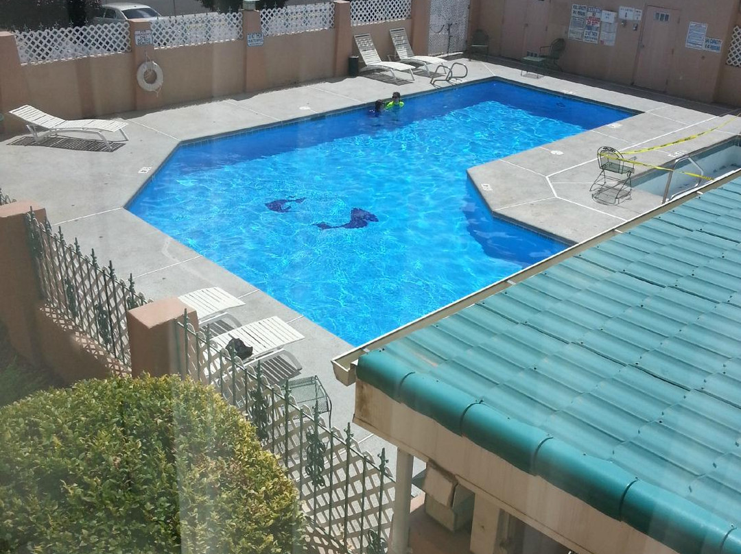 法明顿酒店住宿-雷基恩旅馆