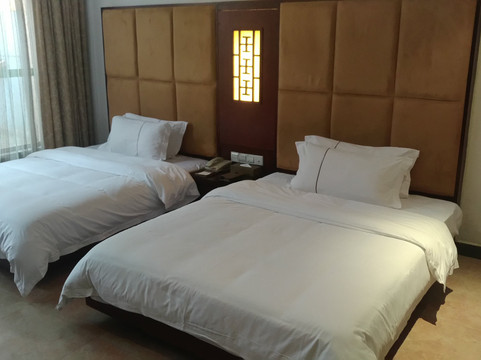 望谷温泉度假村主图