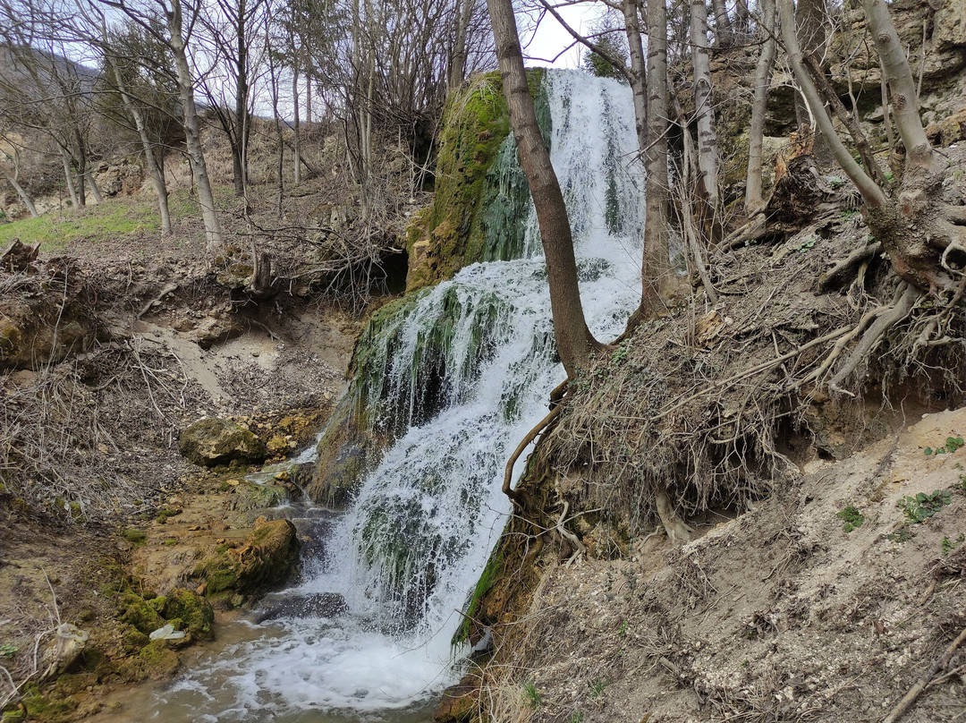Hrhovské Waterfall景点图片
