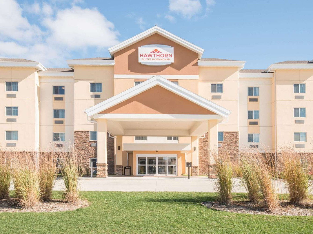 Hawthorn Suites by Wyndham Dickinson主图