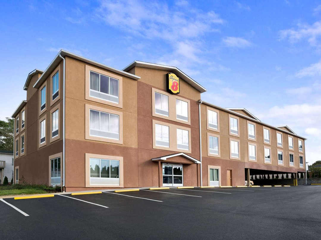 Super 8 by Wyndham Hershey Chocolate Avenue