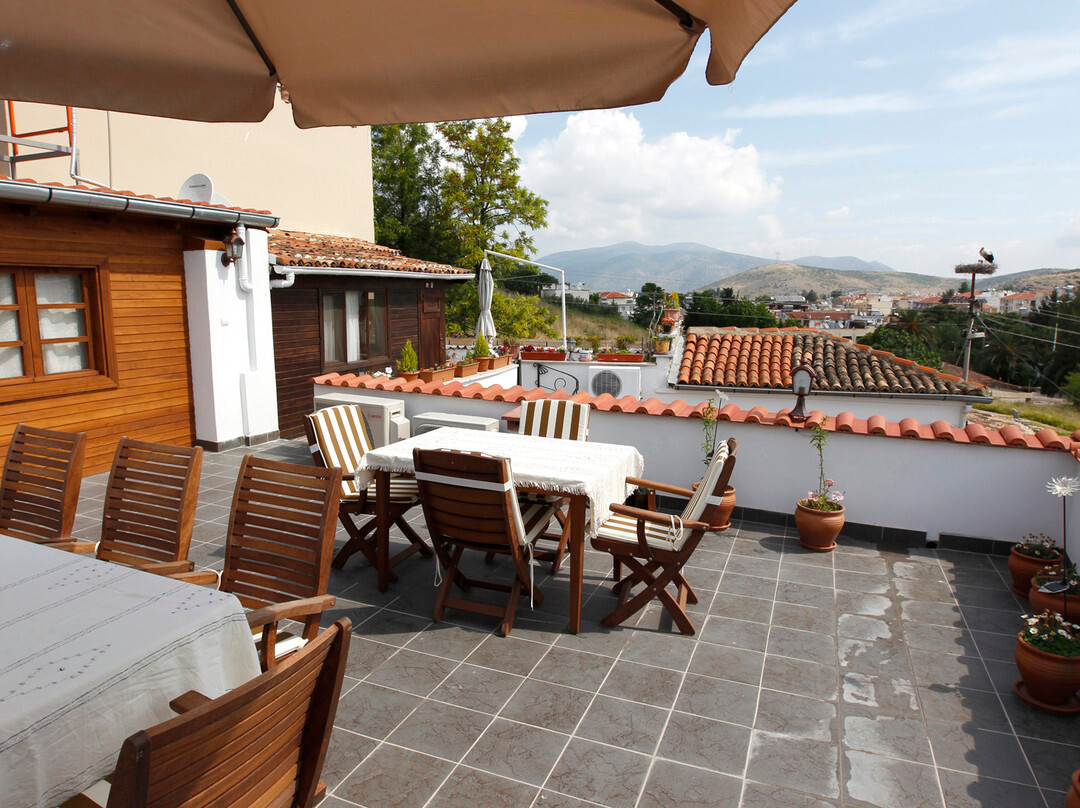 Nazhan Hotel & Cafe