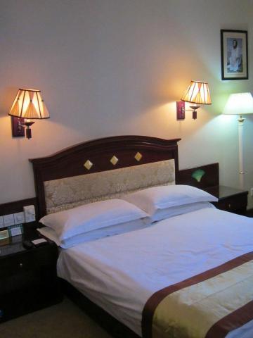 陆良圣邦大酒店-客卧