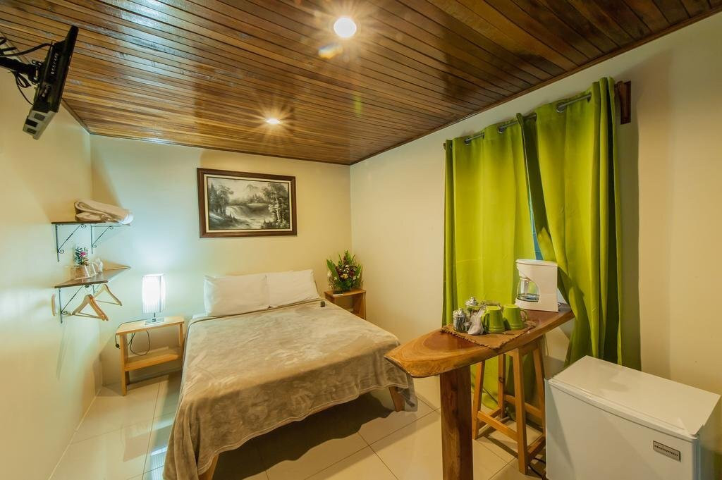 Los Tornos酒店住宿-Freddys Place Bed and Breakfast