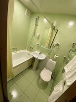 尤日内酒店主图