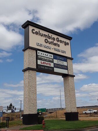 哥伦比亚峡谷奥特莱斯名品购物中心-劳特代尔必去景点