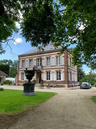 Château de Montabert主图