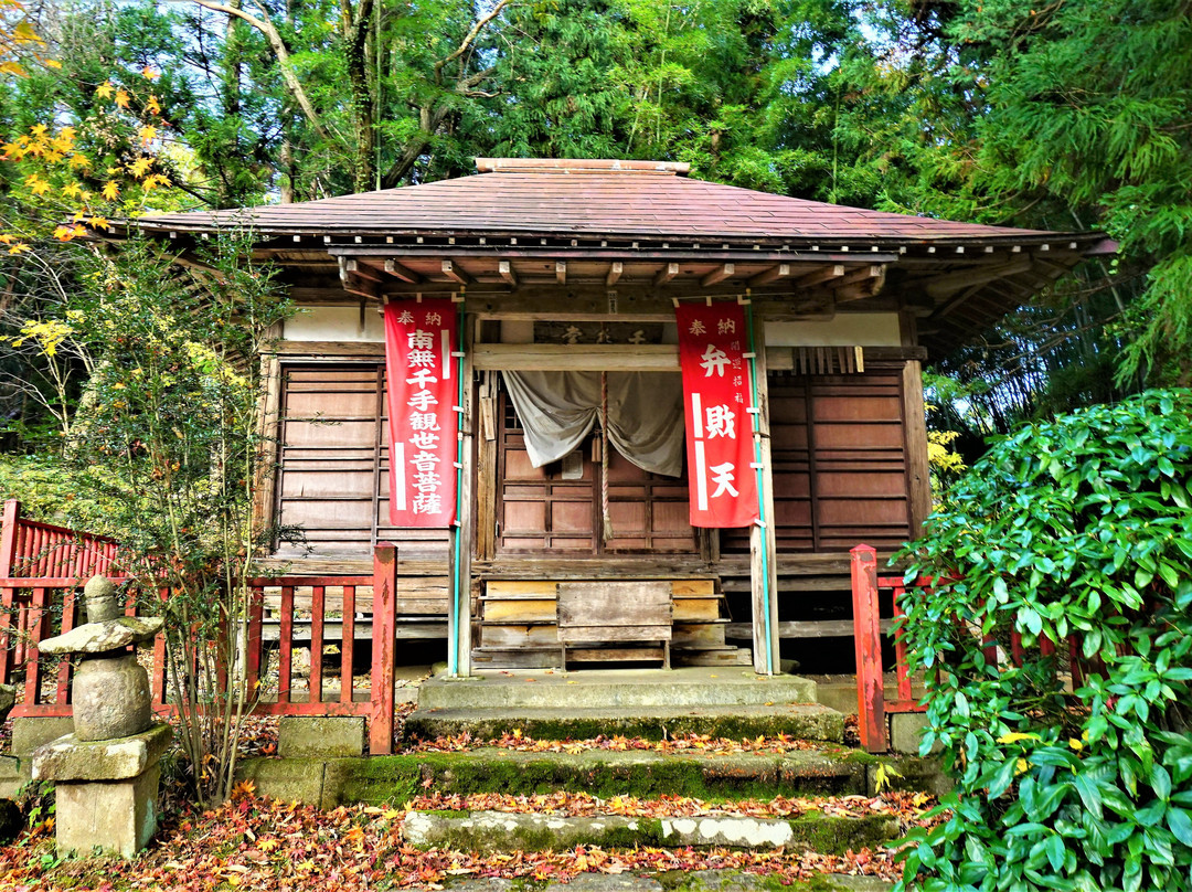 Tomb of Yoshitsune’s Wife and a Daughter-平泉町必去景点