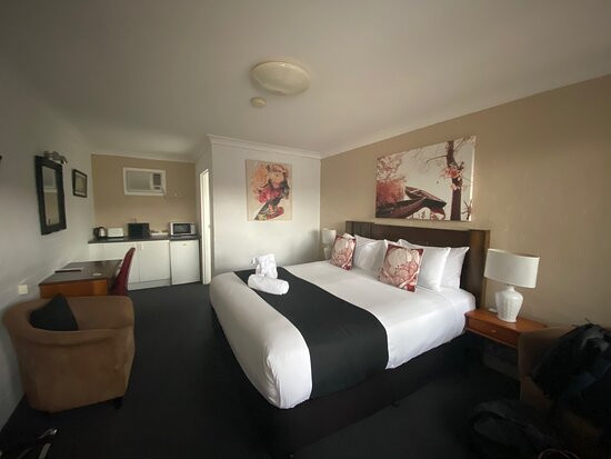 红新月汽车旅馆主图