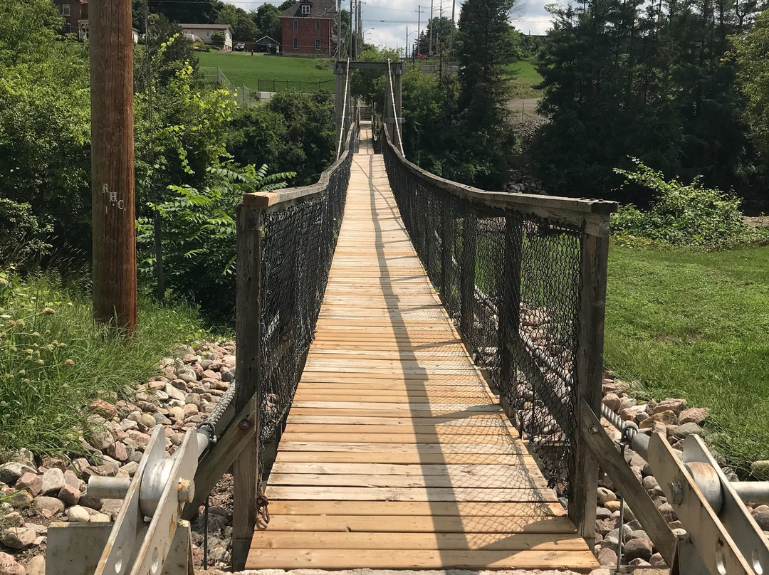 Renfrew Swinging Bridge-Renfrew必去景点