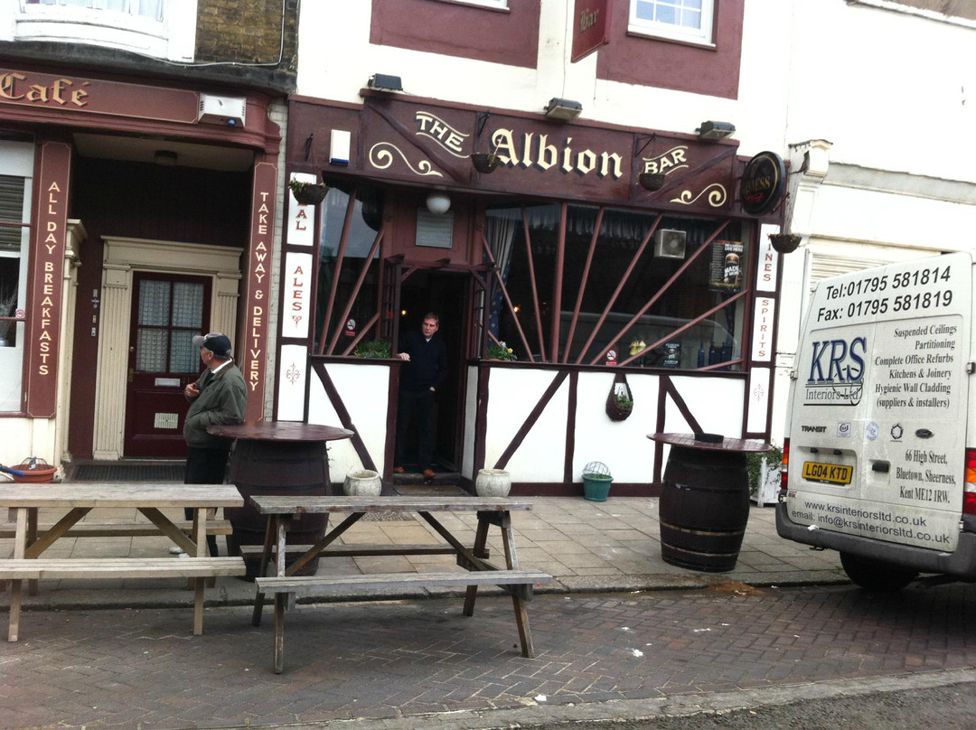 The Albion Bar景点图片