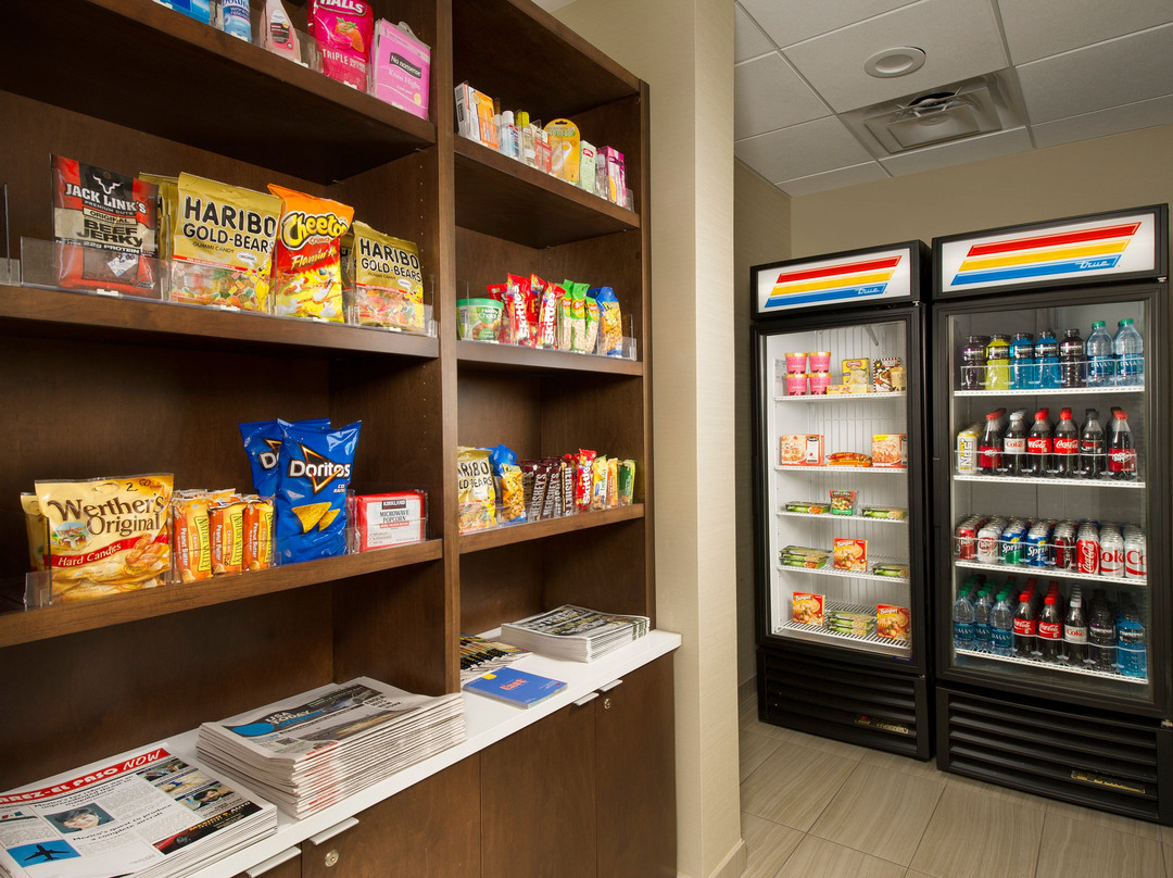 Holiday Inn El Paso Airport By IHG主图