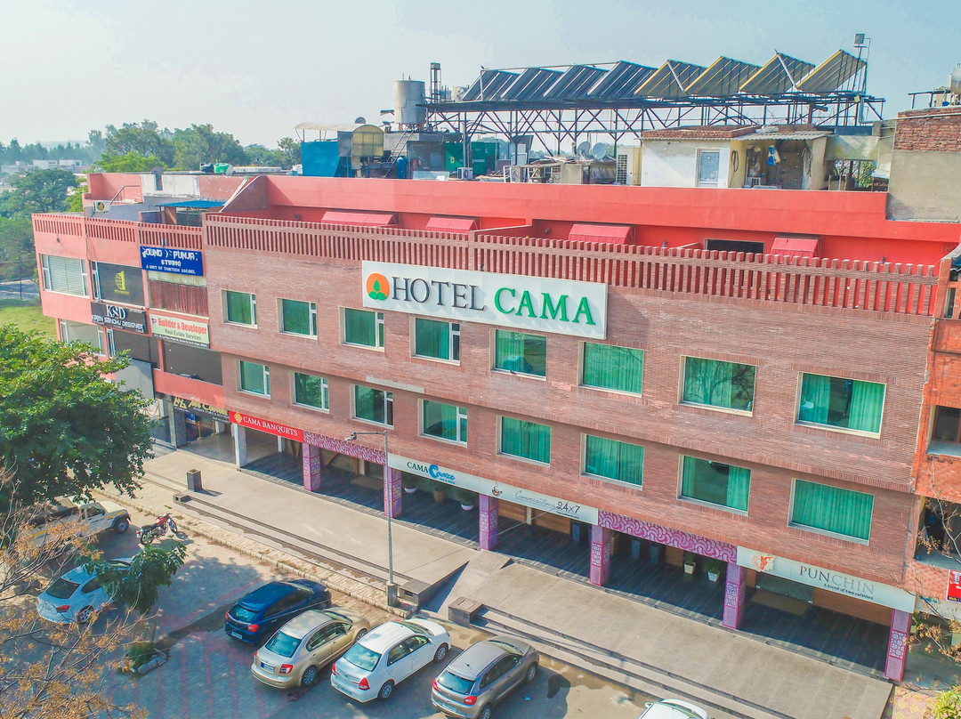 卡马酒店主图