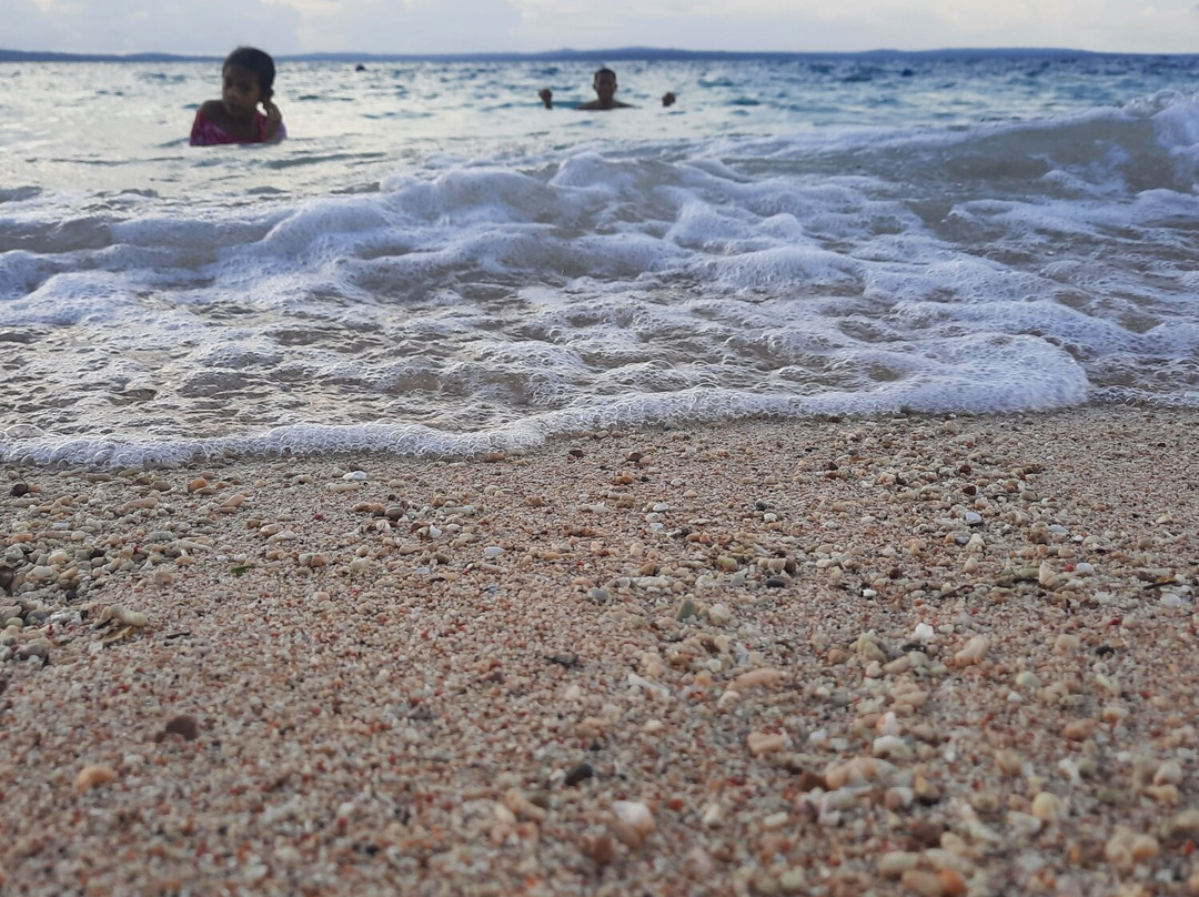 Tablolong Beach景点图片