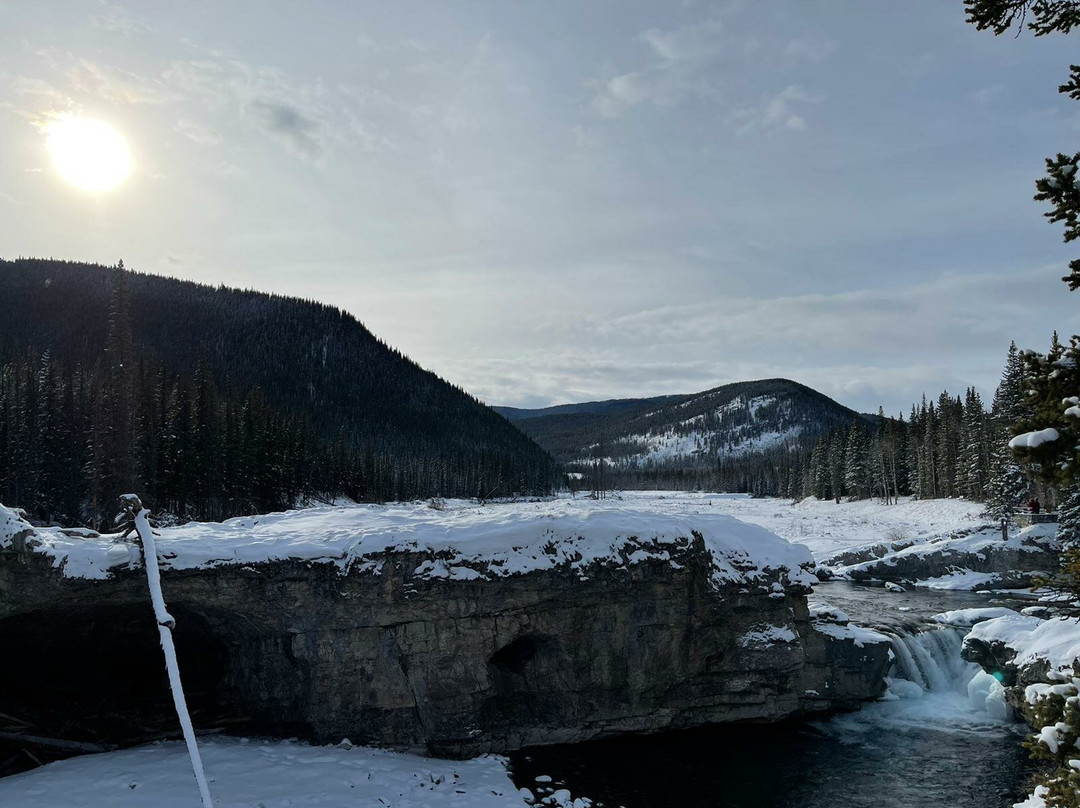 Elbow Falls Provincial Recreation Area景点图片