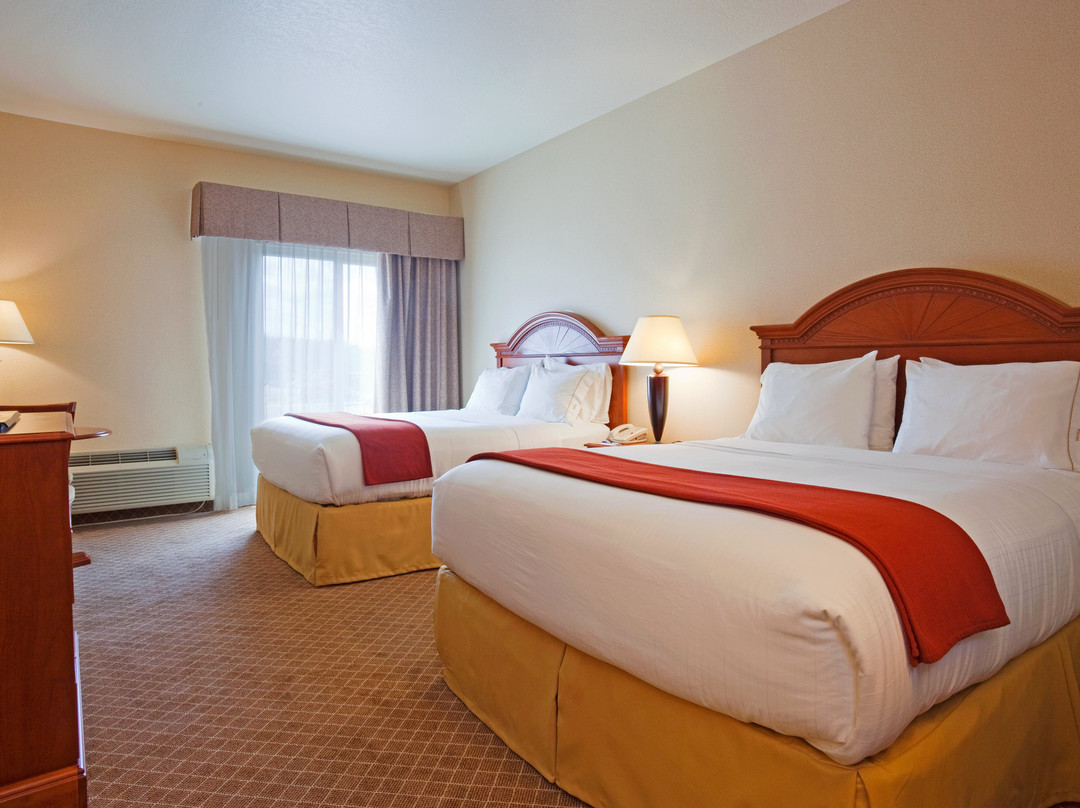 Holiday Inn Express & Suites Wausau By IHG主图