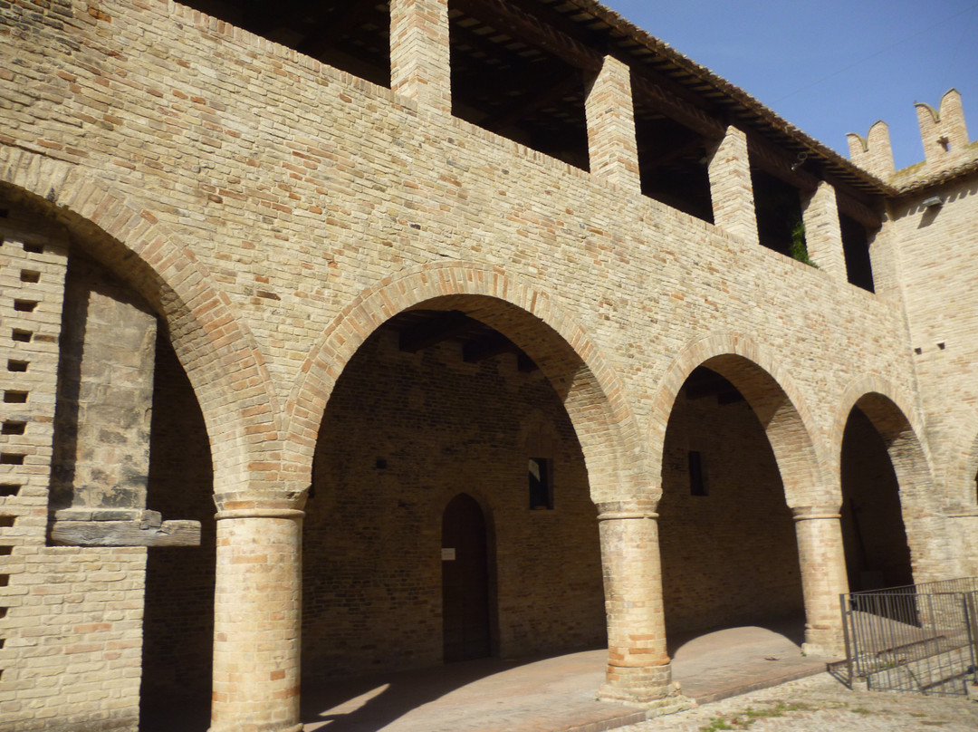 Castello della Rancia-Tolentino必去景点