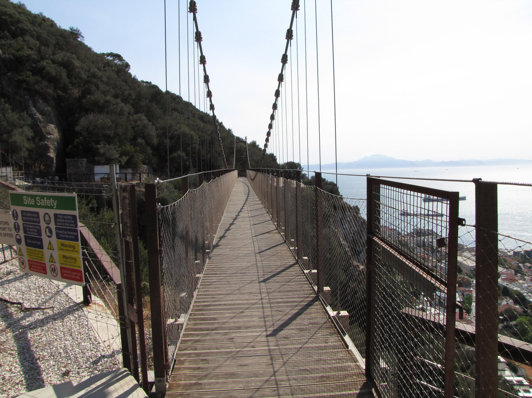 Windsor Suspension Bridge景点图片