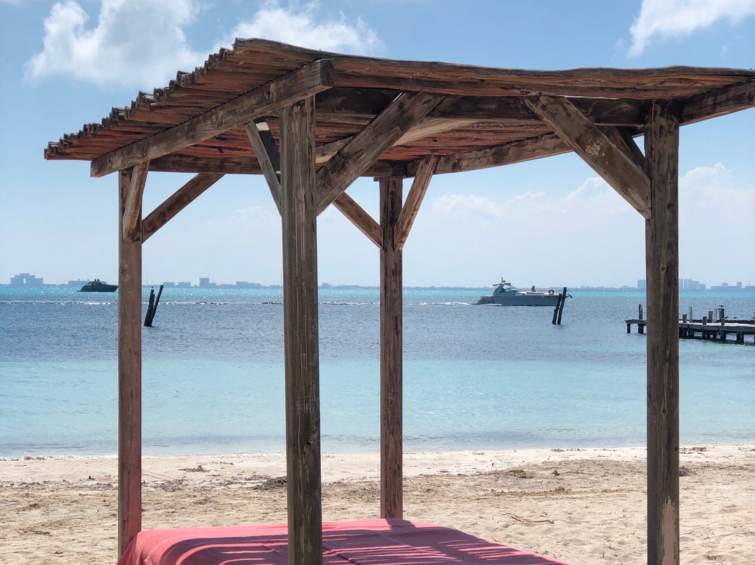 Isla Mujeres Golf Cart Rentals-女人岛必去景点