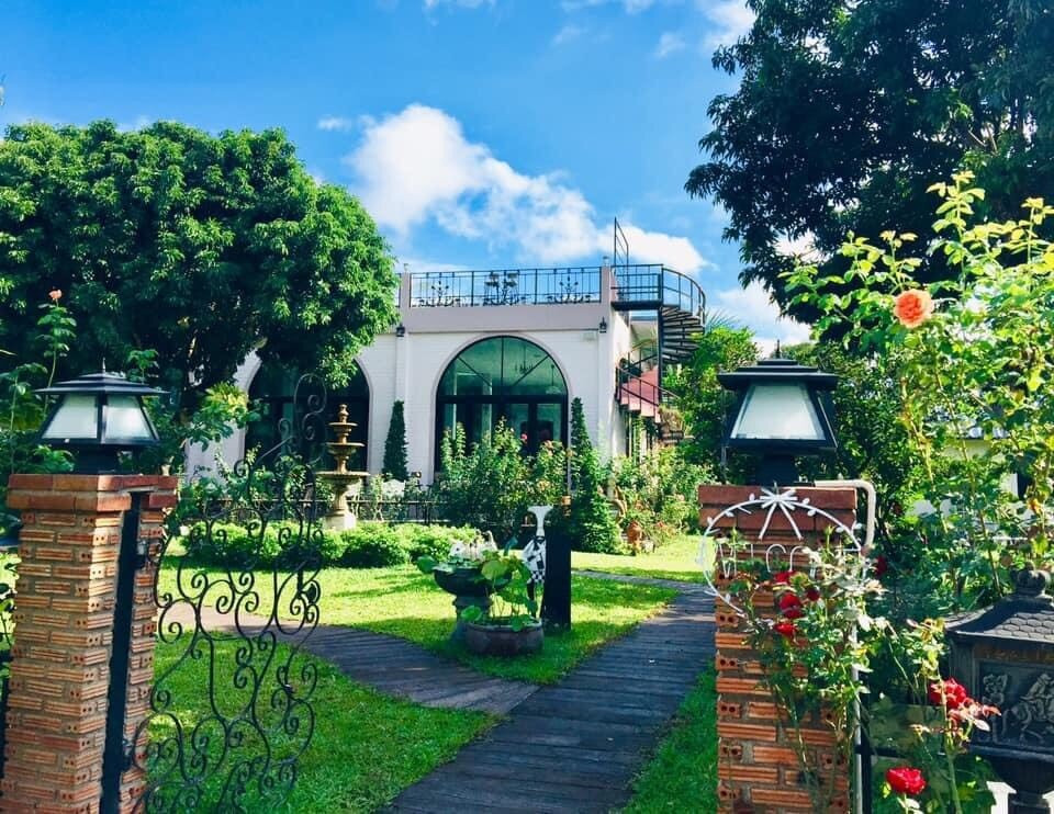 ร้านอาหารแพรเพียงพอ