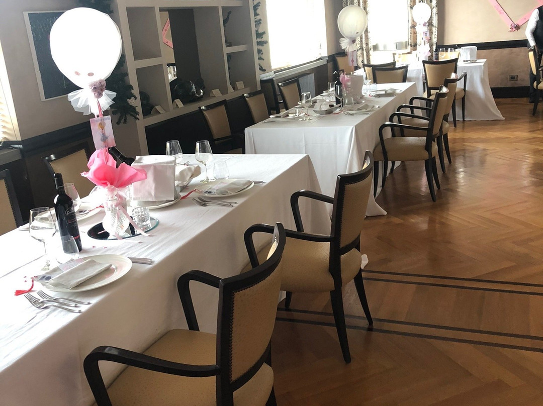 多莫斯公园酒店主图
