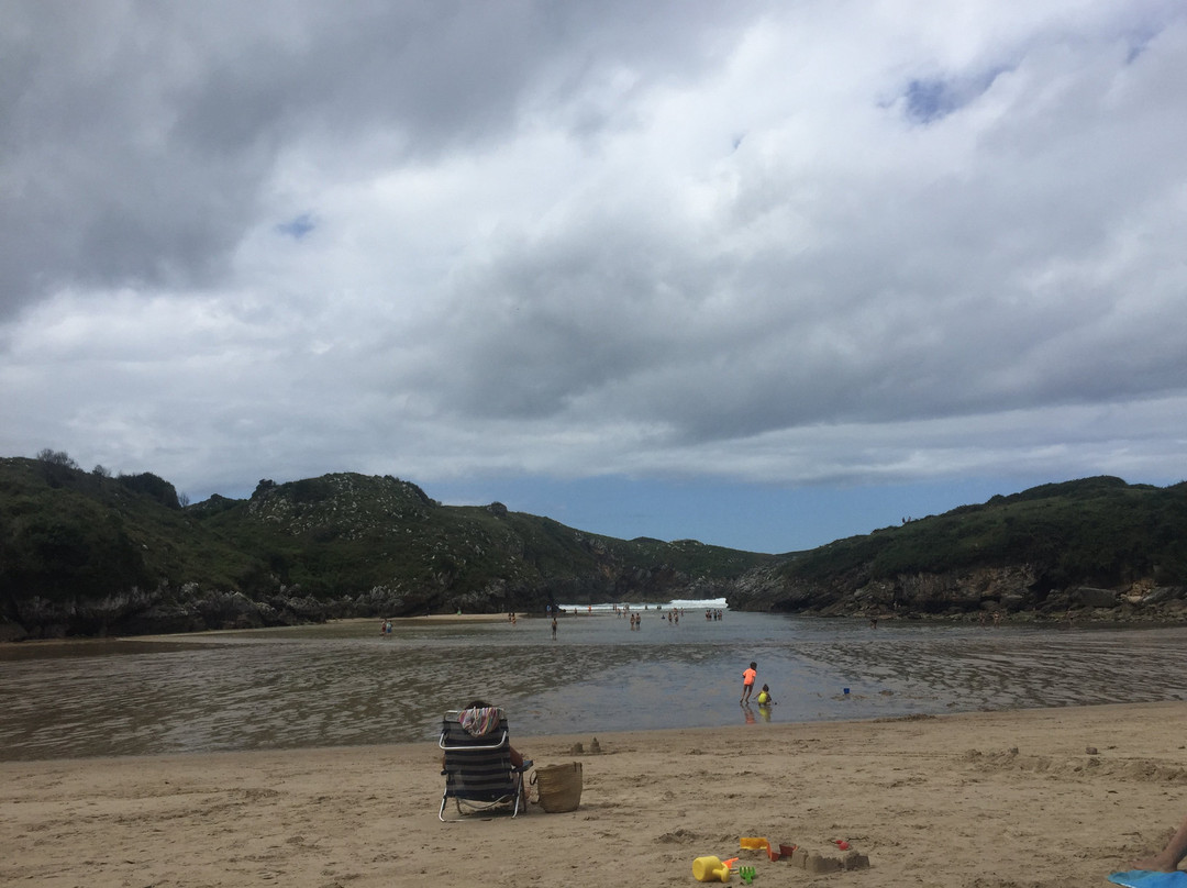 Playa de Poo景点图片