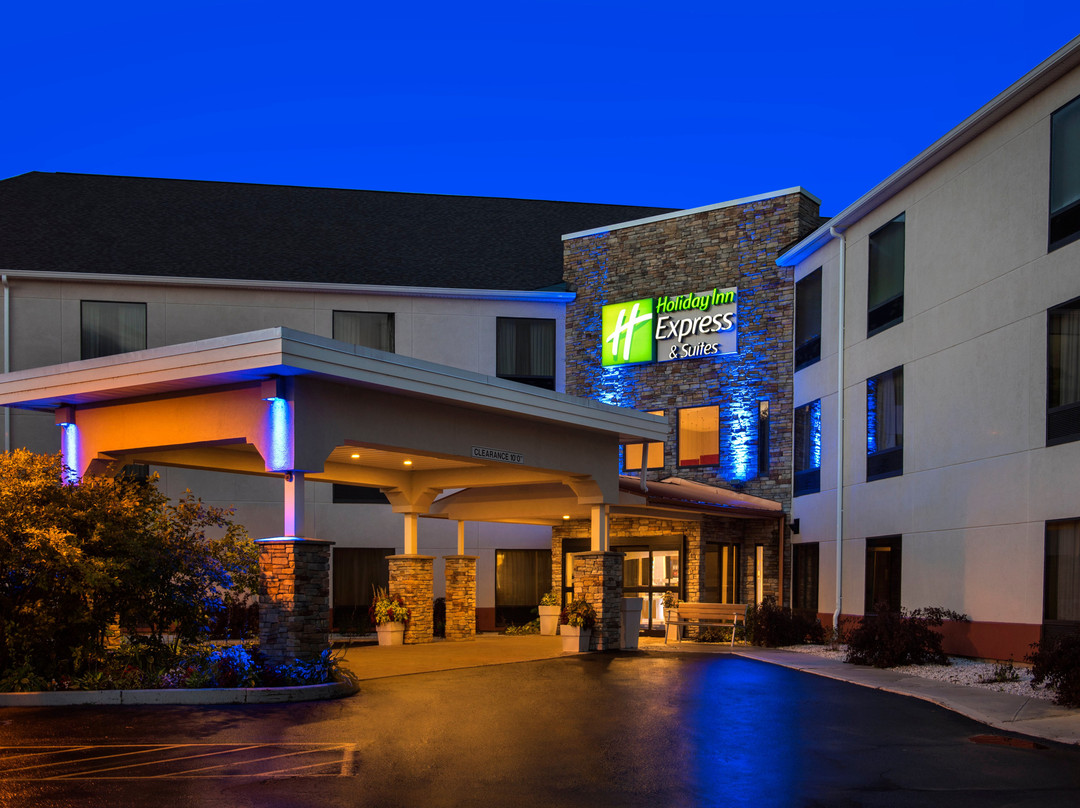 Holiday Inn Express & Suites Great Barrington - Lenox Area By IHG主图