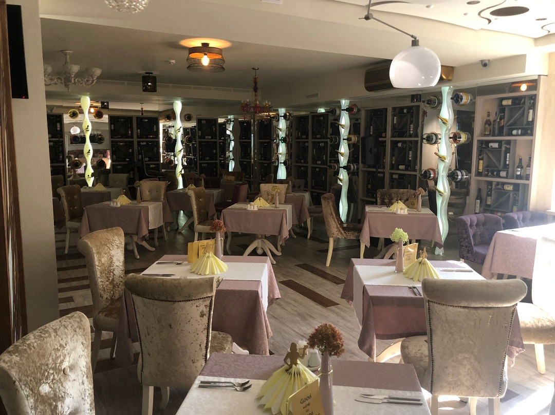 Kamarooms Business Hotel & Spa主图