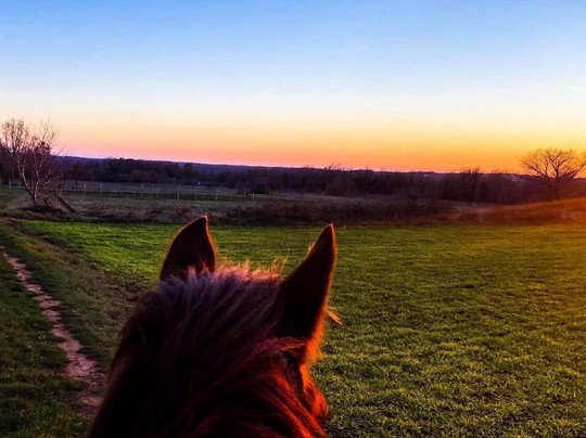Sunset horseback riding & yoga tour-普拉必去景点