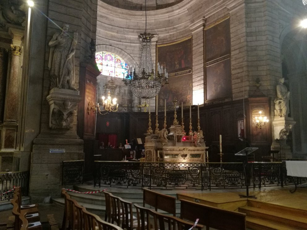 Eglise Collegiale Saint-Jean-佩兹纳斯必去景点