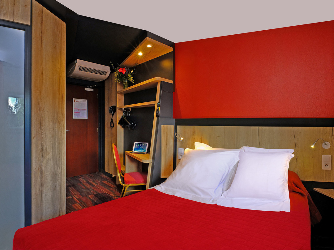 In Hotel主图
